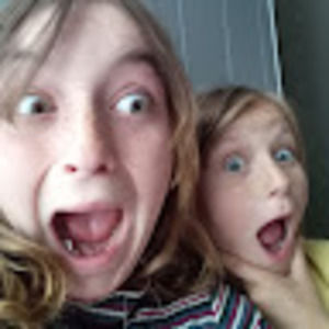 Meet your Posher, Iris